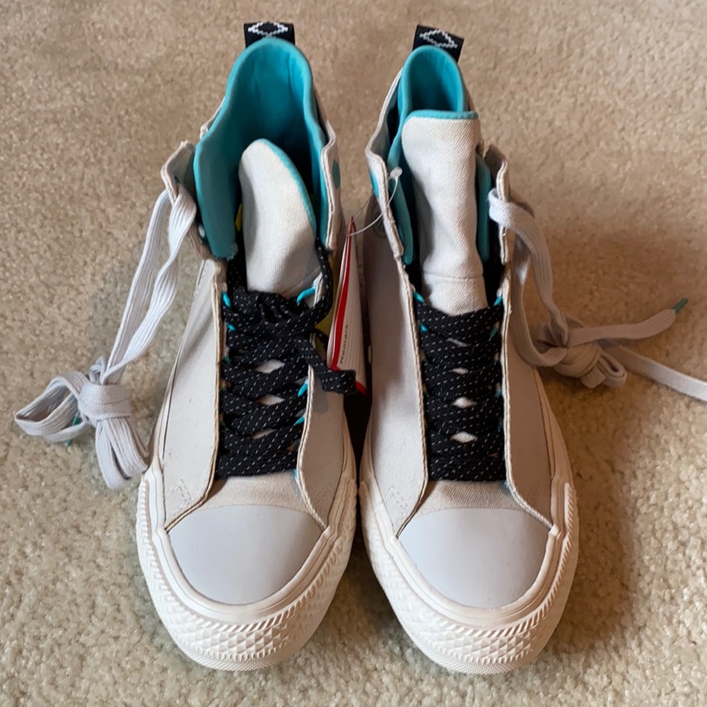 NEW Converse with Lunarlon Size 7